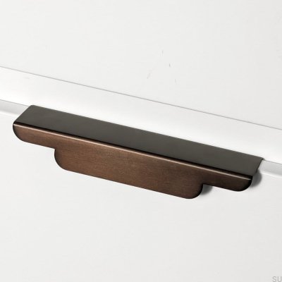 Tirador para muebles Tilda 160 con borde cepillado en latón marrón