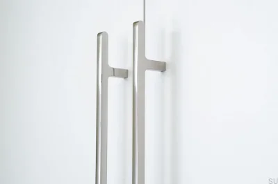 Tirador alargado para muebles de acero pulido Flat Line 430