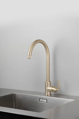 Grifo de cocina lineal de latón con conector europeo