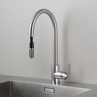 Grifo de cocina extraíble lineal de latón plateado con conector británico