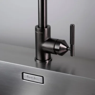 Grifo de cocina extraíble lineal de latón y metal con conector británico