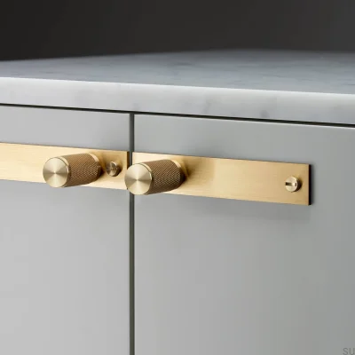 Pomo para mueble con placa en cruz y arandela de latón de 20 mm (juego de 2)
