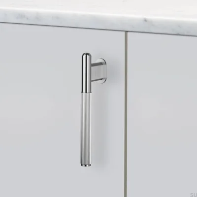 Tirador para muebles de acero plateado de 125 mm con barra en L
