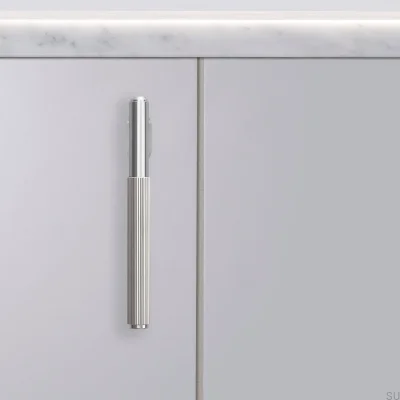Tirador para muebles de acero plateado de 125 mm con barra en L