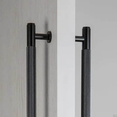 Tirador alargado para muebles Cross 225 de doble cara, acero, negro
