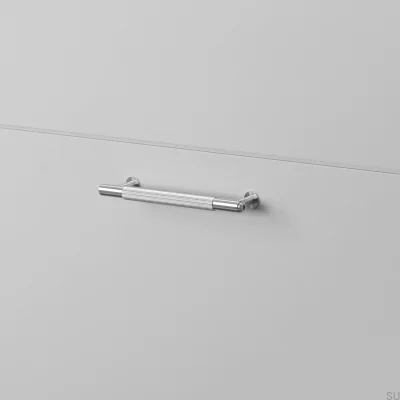 Tirador alargado para muebles Linear 125 de acero plateado
