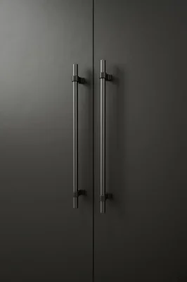 Manija alargada para muebles Bond 2x544 de aluminio, color negro mate y metal de cañón