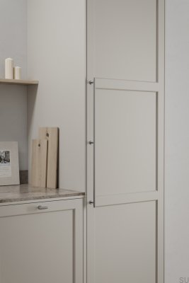 Asa alargada para muebles Villa Long 640 de aluminio plateado