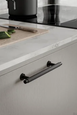 Tirador alargado para muebles Villa 192, metal, negro mate