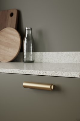 Tirador alargado para muebles Lucente 64, aluminio, oro mate