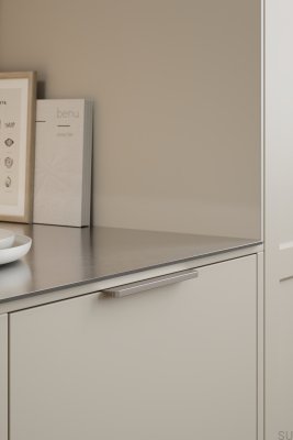 Tirador para muebles Comet 160 de aluminio con borde plateado mate