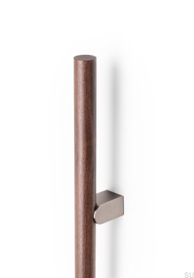 Tirador alargado de un solo lado Kumo Wood Big One 1056 para muebles, fabricado en madera de nogal con aluminio cepillado plateado.
