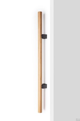 Tirador alargado de un solo lado Kumo Wood Big One 1056 para muebles, madera de roble con aluminio de titanio negro.