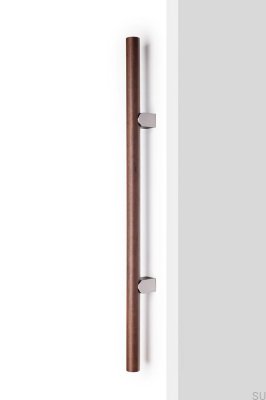 Tirador alargado de un solo lado Kumo Wood Big One 1056 para muebles, fabricado en madera de nogal con aluminio cepillado plateado.