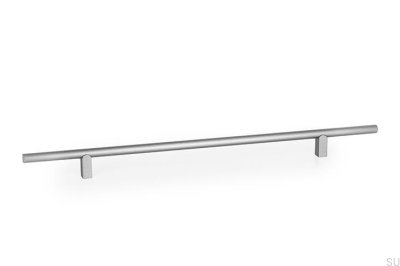 Tirador alargado para muebles Kumo 320 de aluminio cepillado plateado.